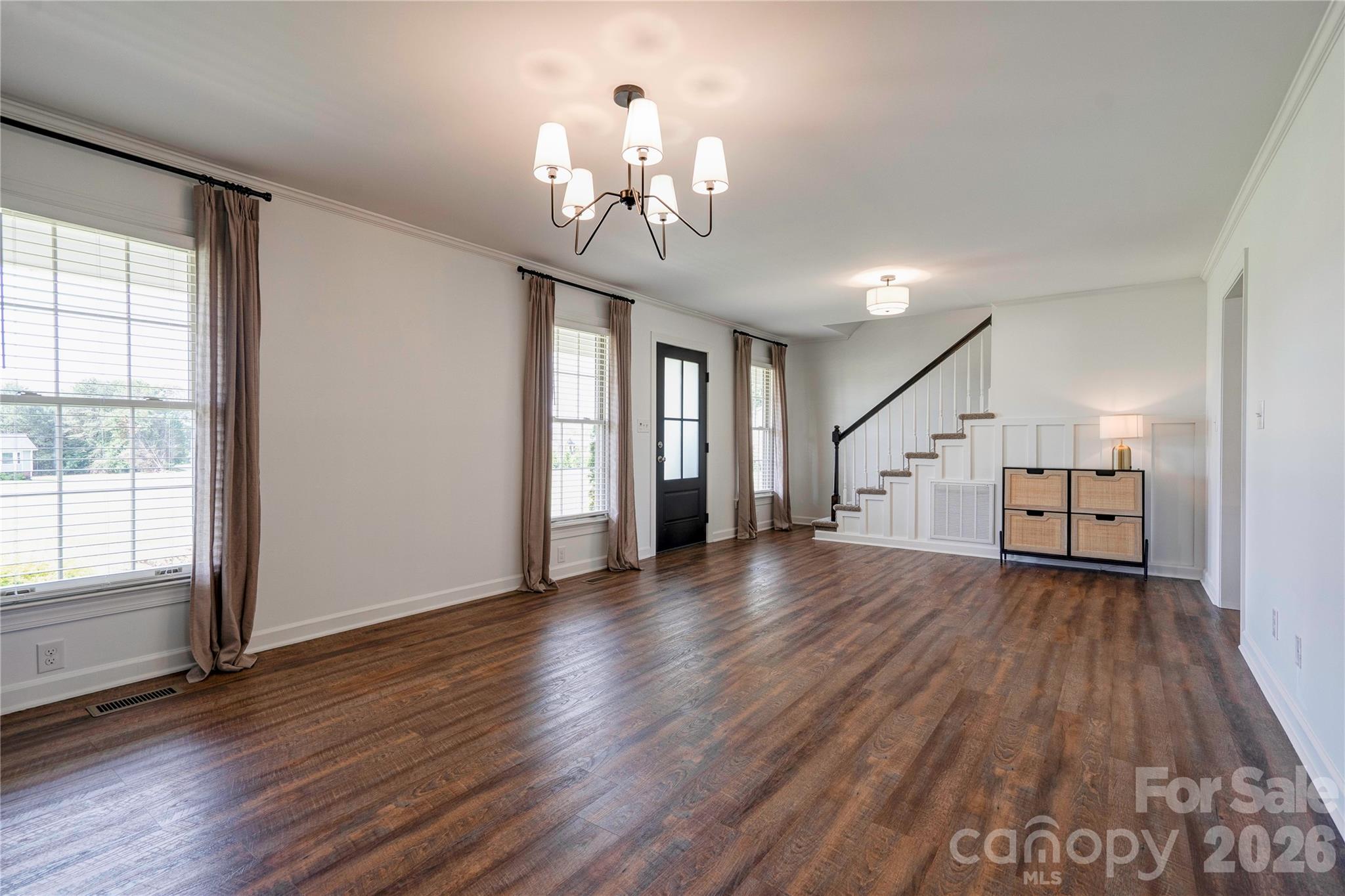 505 E Stagecoach Trail