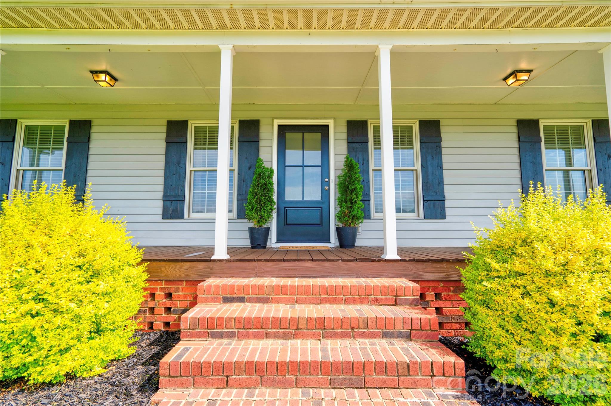 505 E Stagecoach Trail