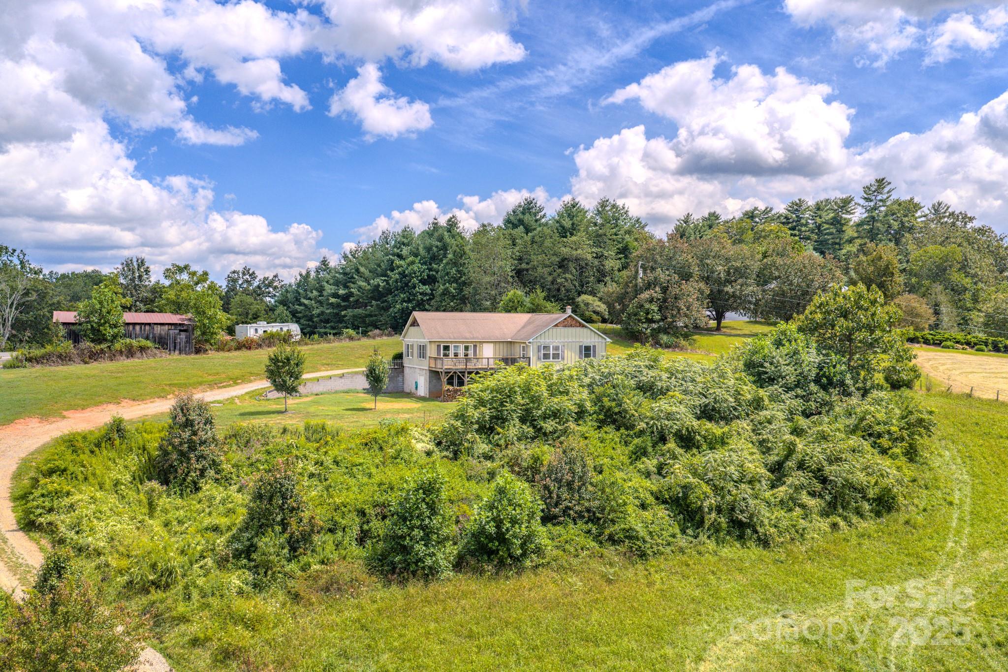 44 Crystal View Way