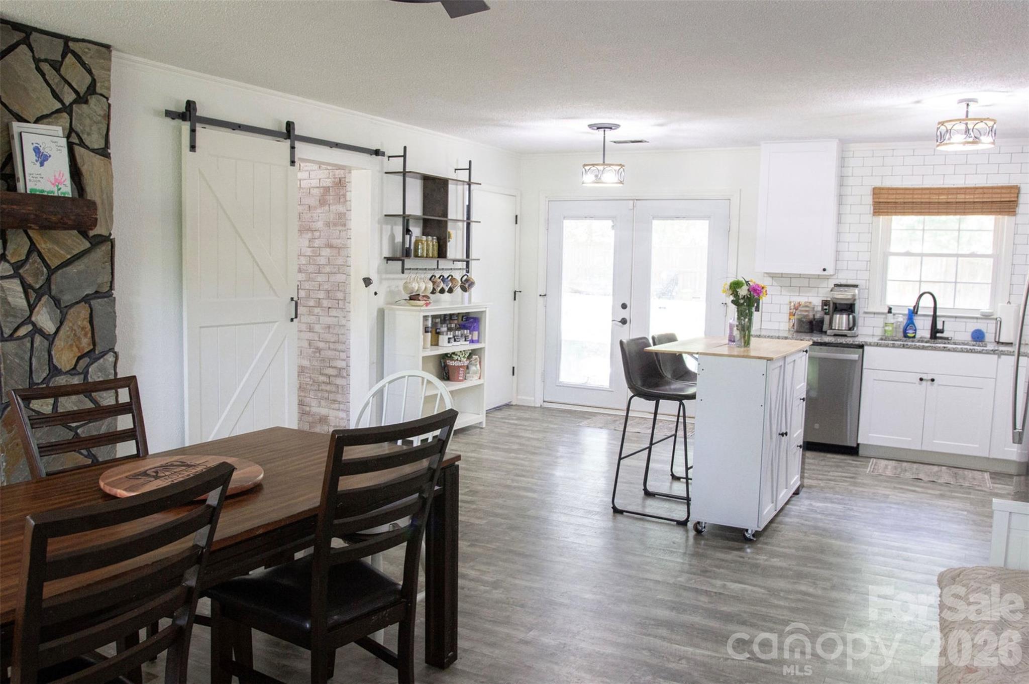 207 S Gold Branch Road
