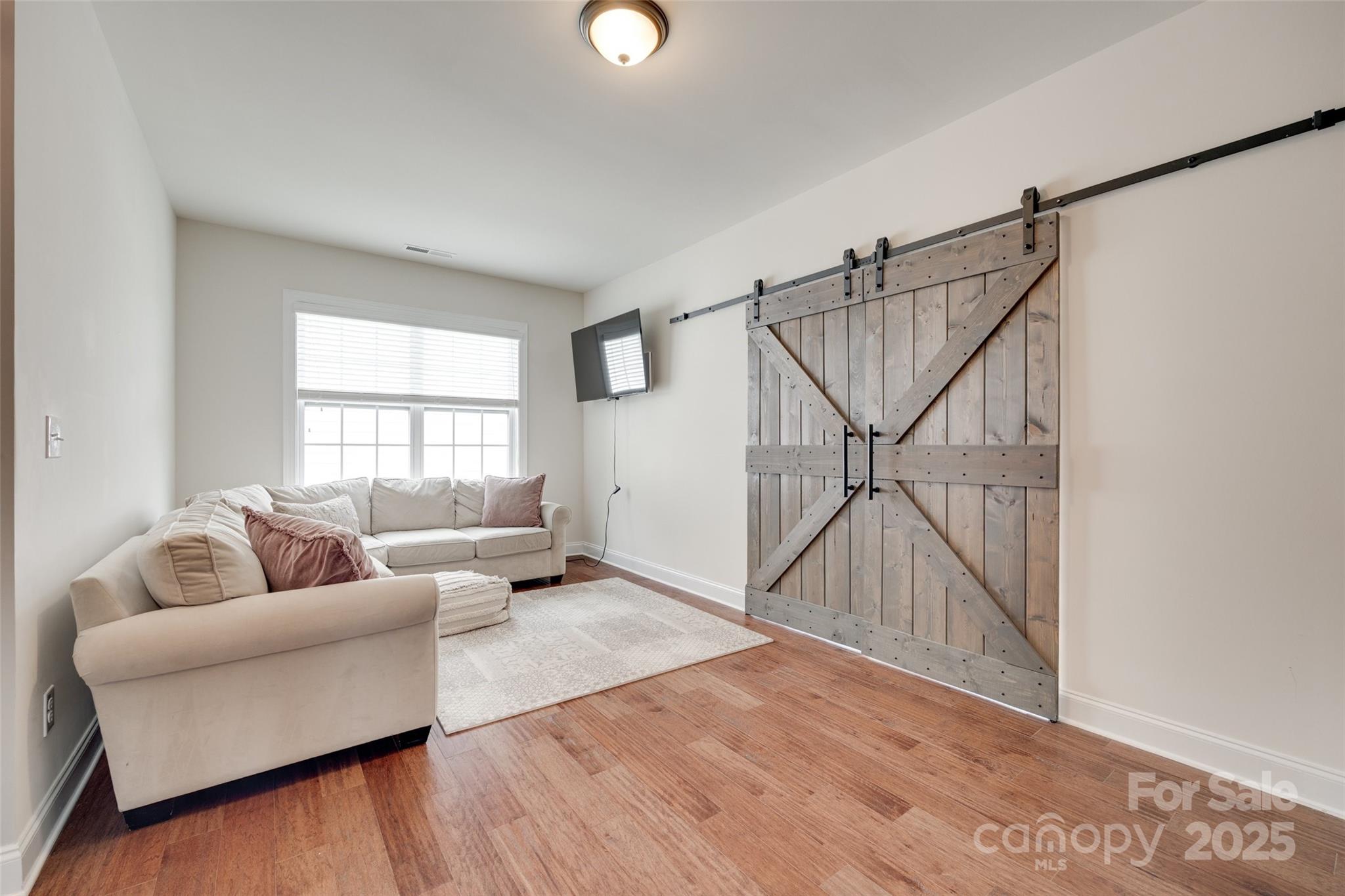 Hawks Creek - Residential