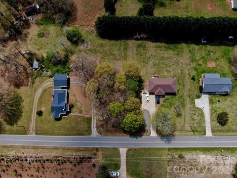 Photo of 3048 Spencer Road NE, Conover, NC 28613 (MLS # 4363865)