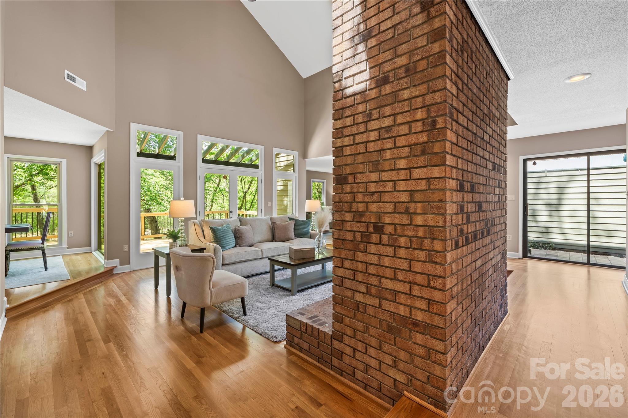 6212 Summertree Lane