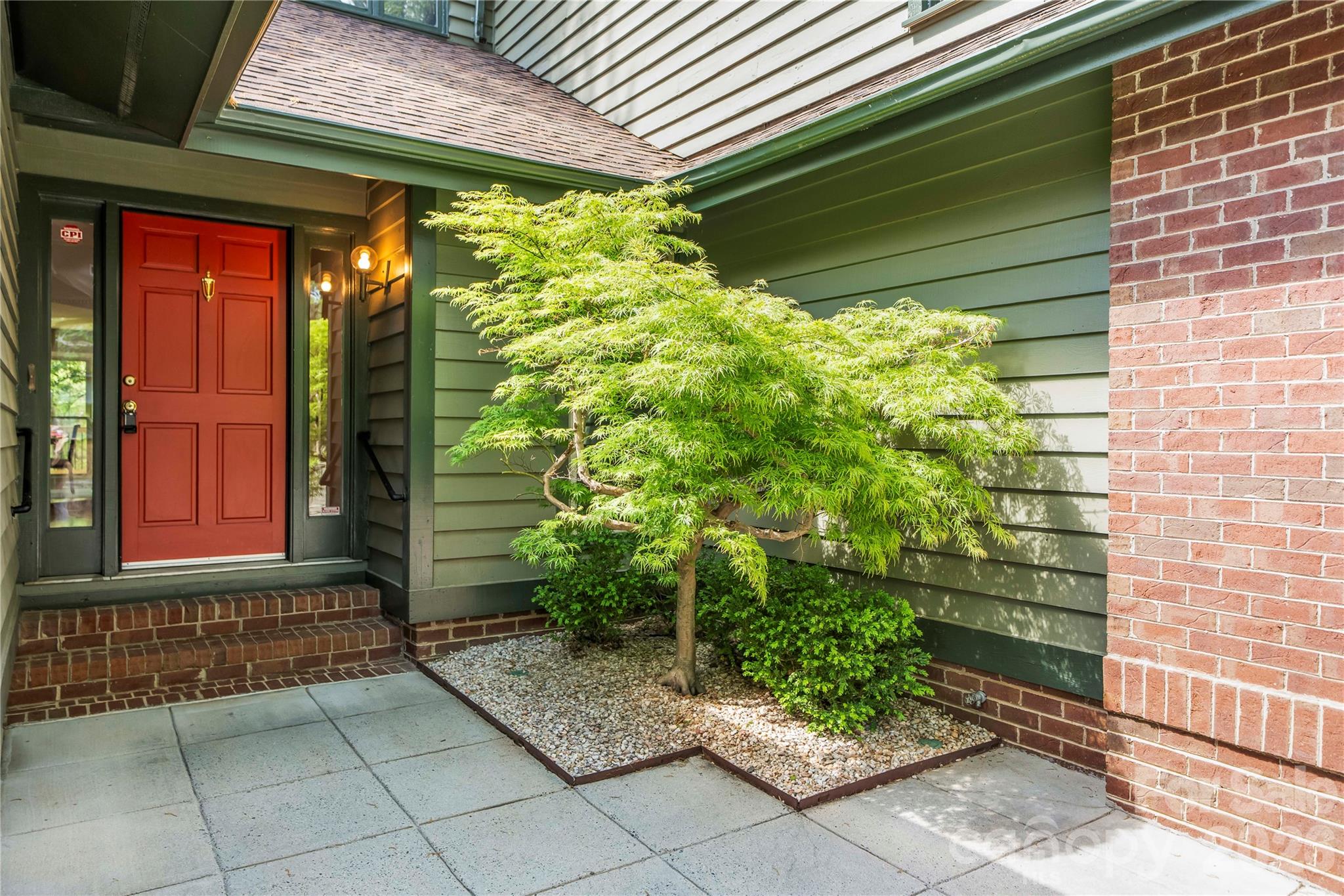 6212 Summertree Lane