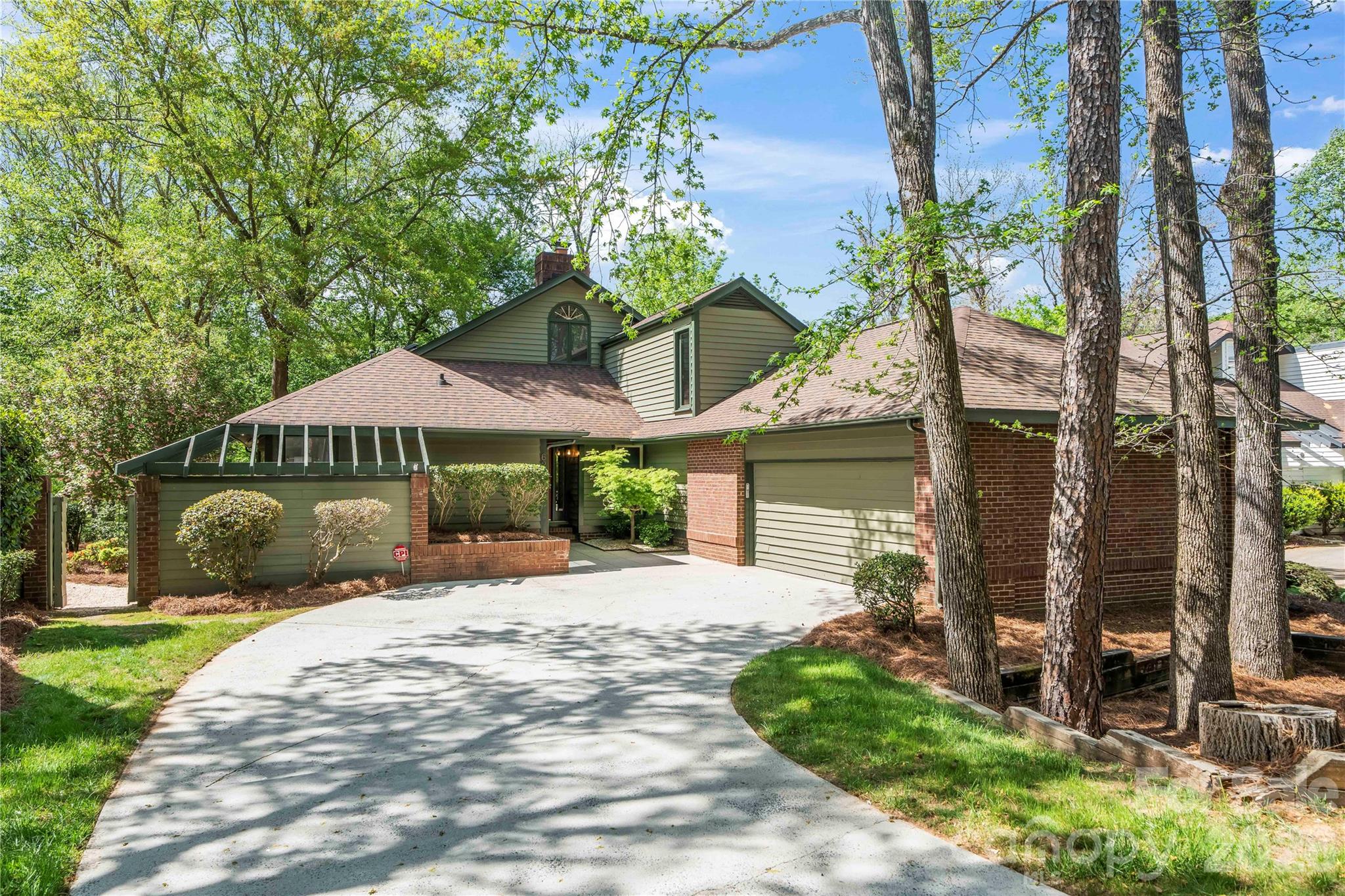 6212 Summertree Lane