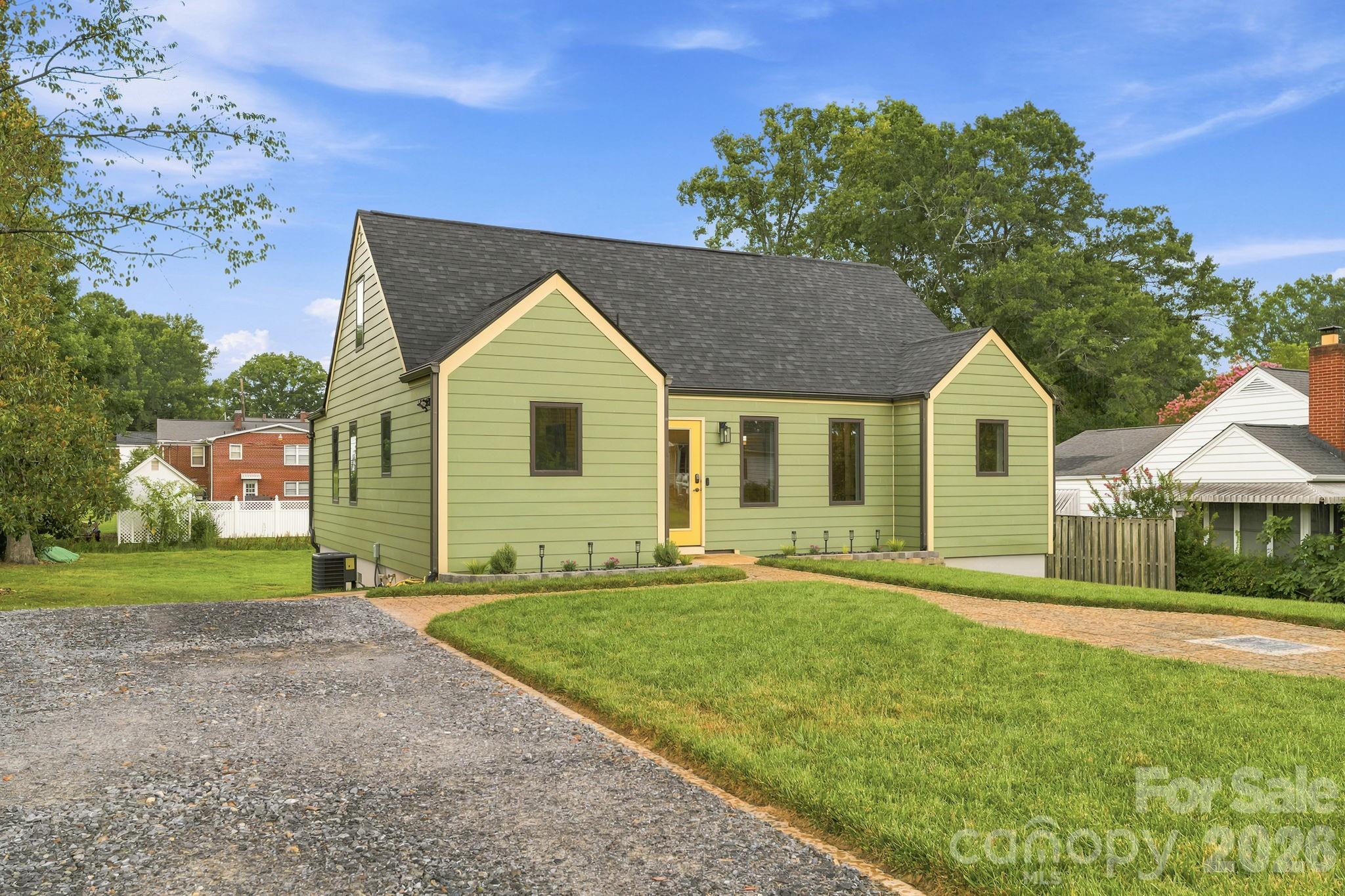 108 W Lee Avenue