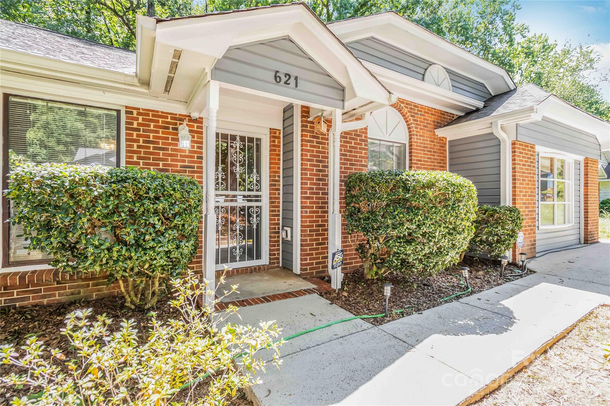 621 Pennwood Lane