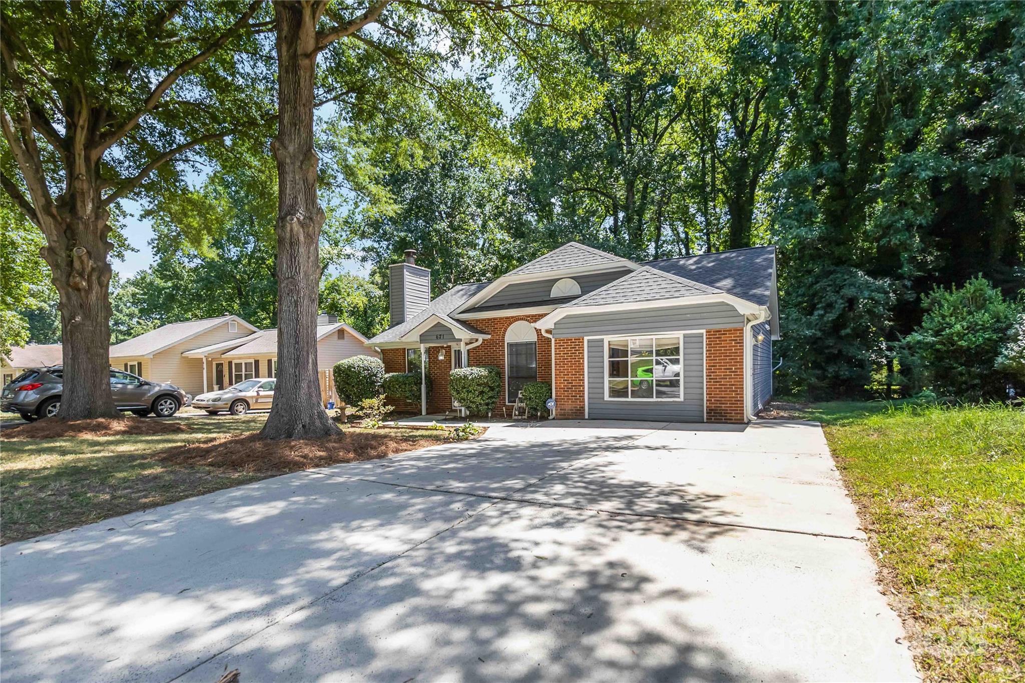 621 Pennwood Lane