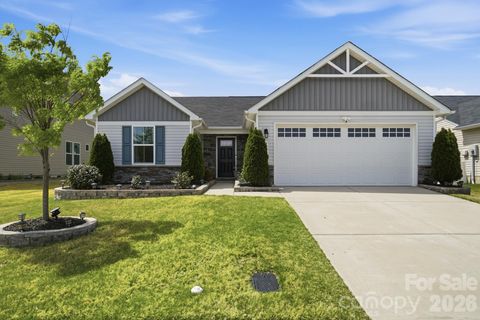 Photo of 4281 Stream Dale Circle NW, Concord, NC 28027 (MLS # 4365978)