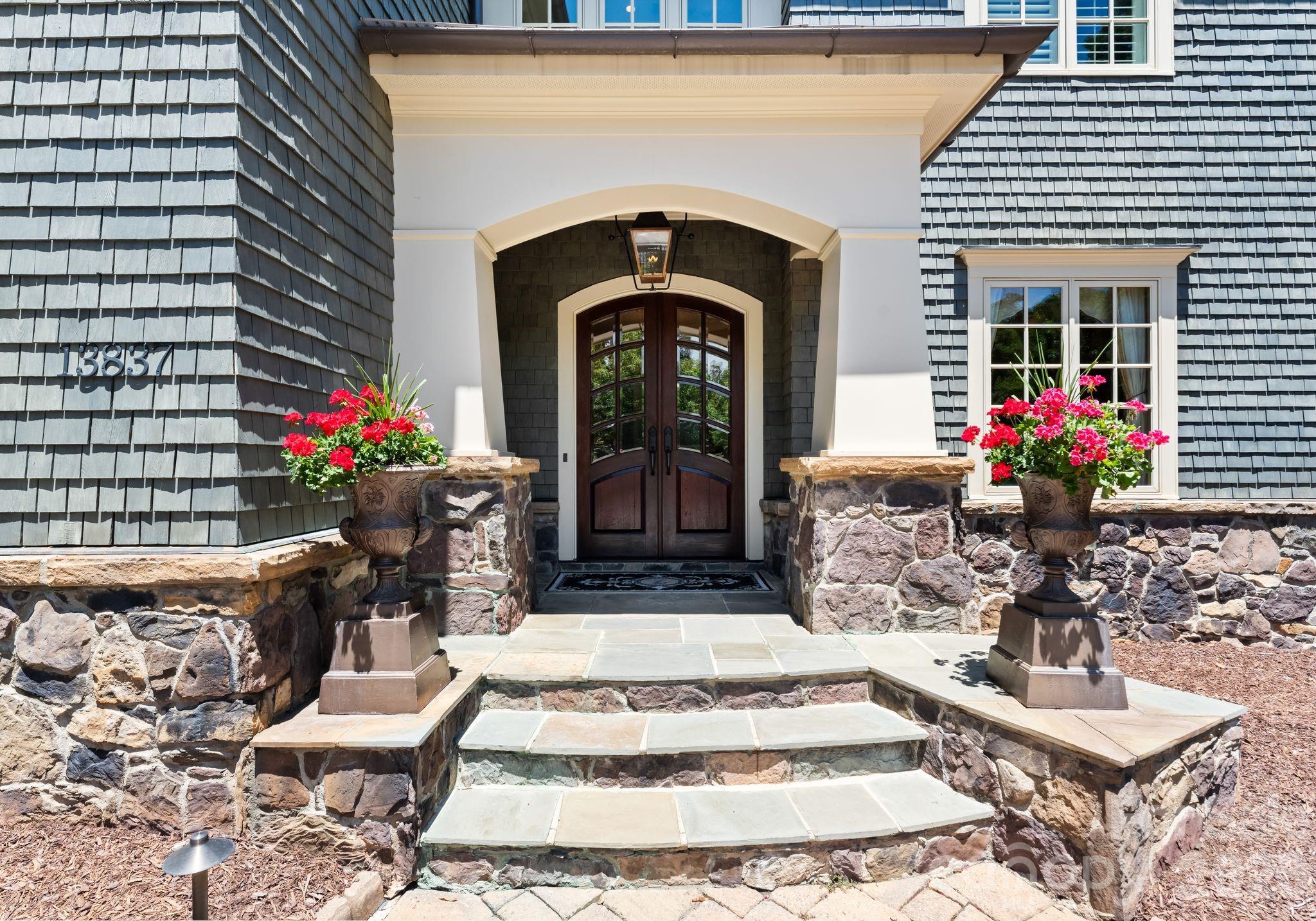 13837 Grand Palisades Parkway