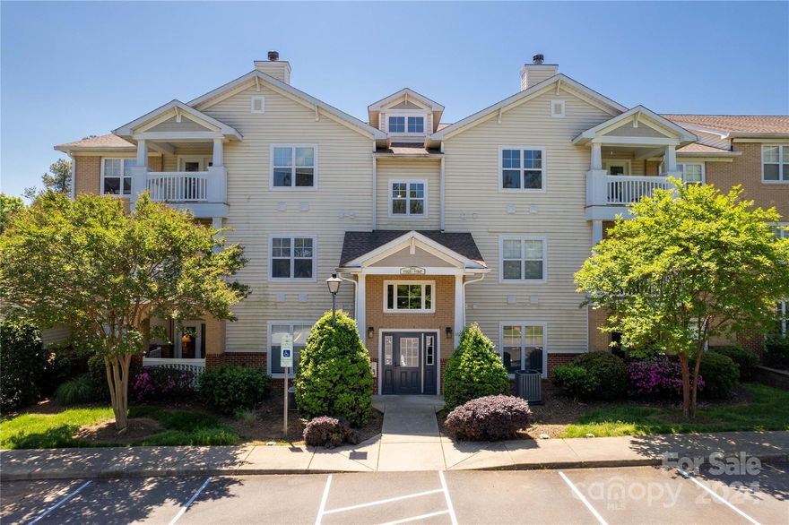 Copper Ridge two bedroom / two bath end unit condo with deeded one car oversized garage in the heart of Ballantyne. Additional assigned parking space included. Original owner. French doors welcome you to your own private, covered balcony. Extra locked storage space access from balcony. Open floor plan and split bedroom design. Kitchen with 42-inch cabinets opens up to the dining area and living room for easy entertaining. Primary bedroom with en suite and walk-in closet. Large secondary bedroom just steps away from the 2nd full bathroom with tub. HOA dues cover water/sewer, trash, amenities, exterior maintenance and landscaping. Secured building with intercom. Amenities include clubhouse with fitness center, pool, tennis courts, sidewalks, common area/ green spaces with gazebo, picnic tables and grilling stations. Desirable location near restaurants, shopping, malls, parks, airport, highways and uptown Charlotte.