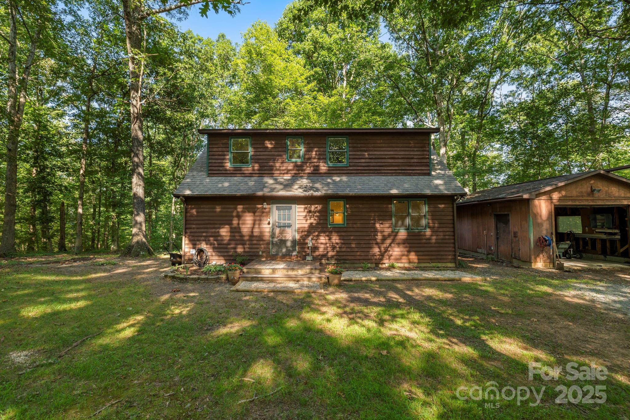 916 Coopers Gap Road