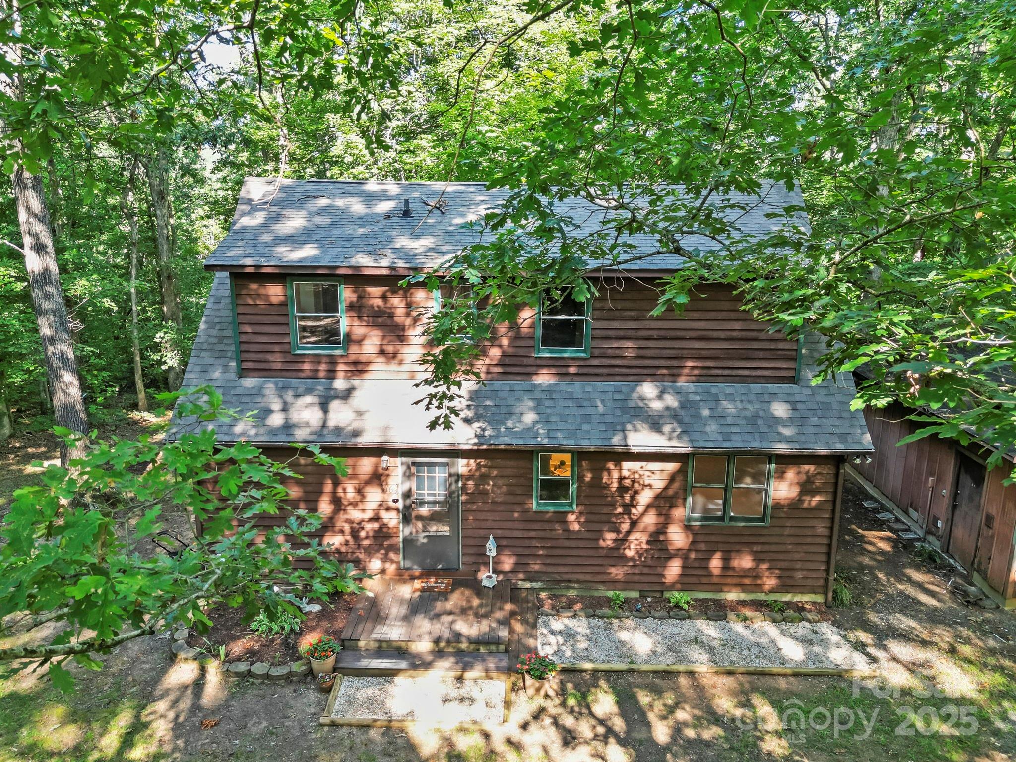 916 Coopers Gap Road