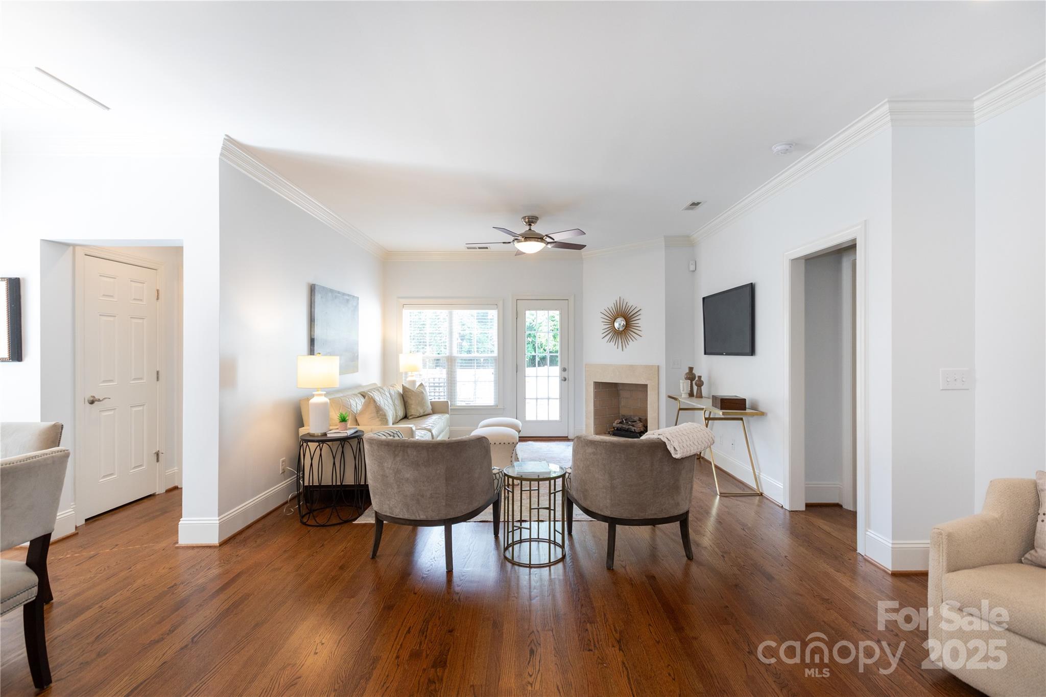 2412 Chesterfield Avenue
