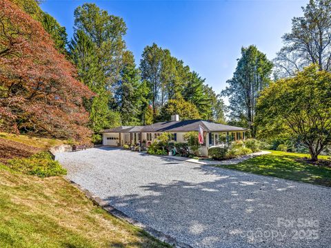 Photo of 835 Ransier Drive, Hendersonville, NC 28739 (MLS # 4311797)