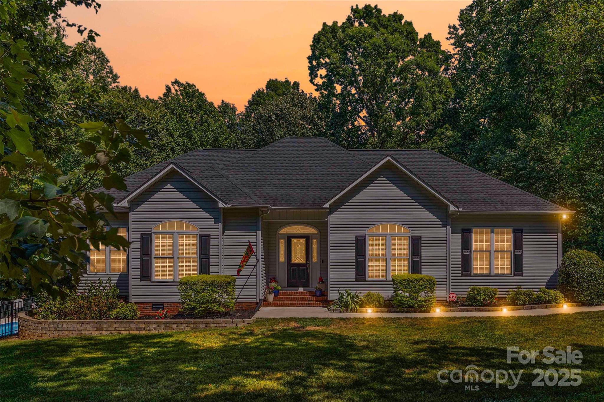 1528 Autumn Brook Lane