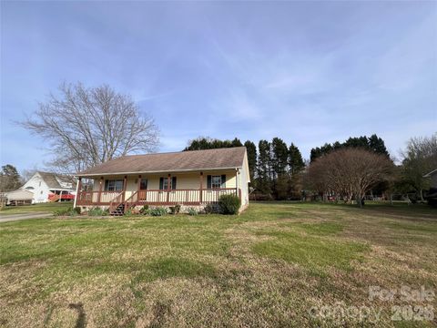 153 White Tail Court Lexington NC 27292