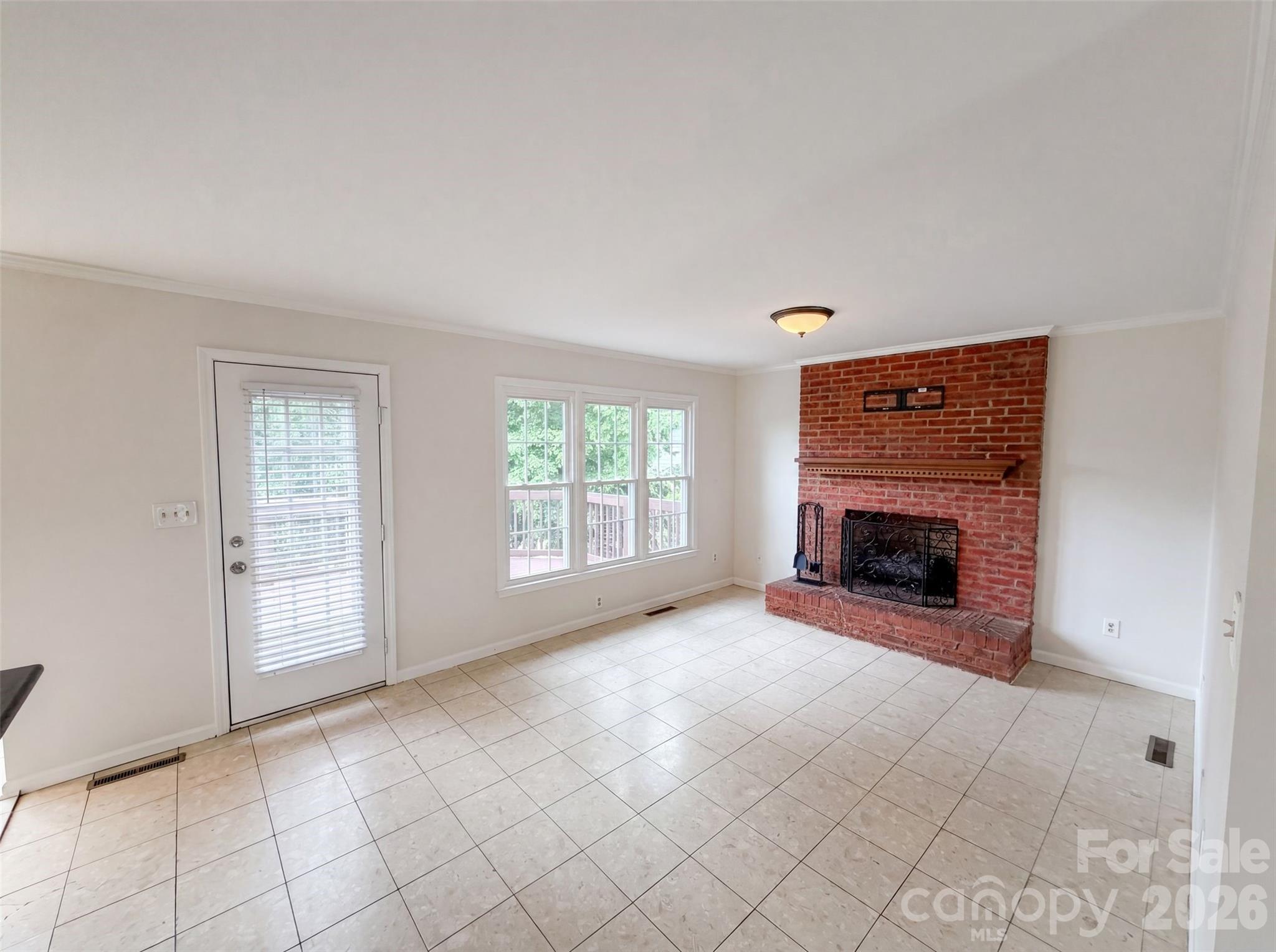 417 Vincent Court