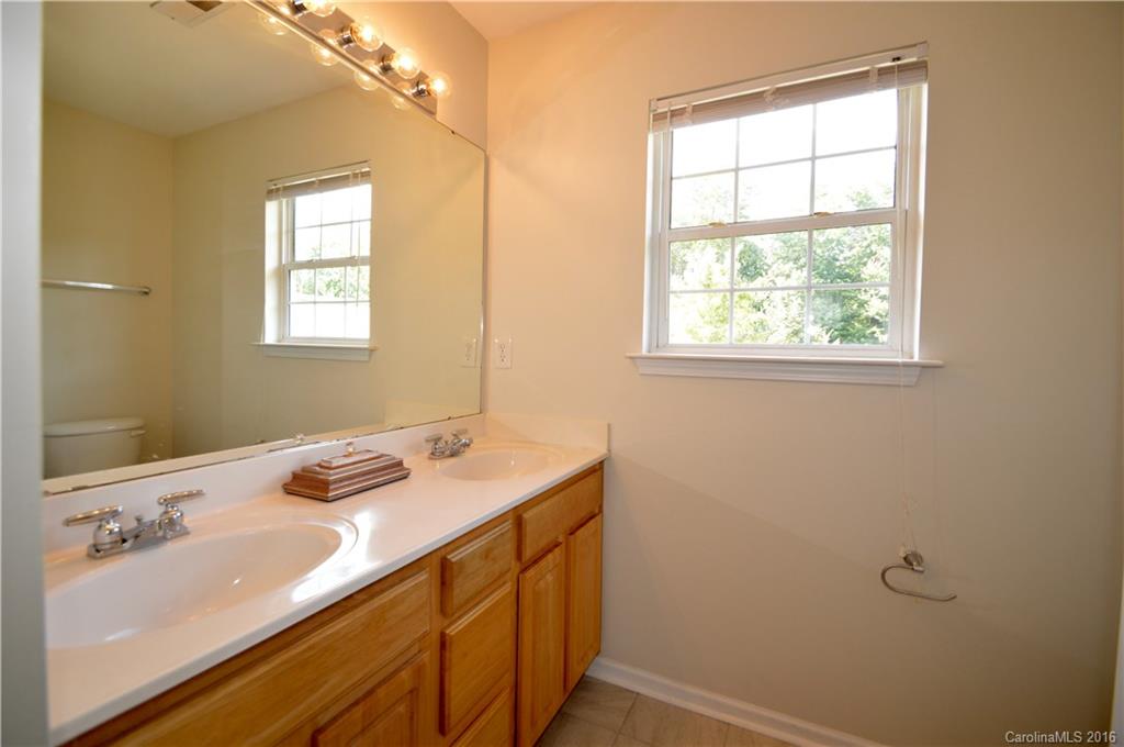 Laurel Woods - Residential