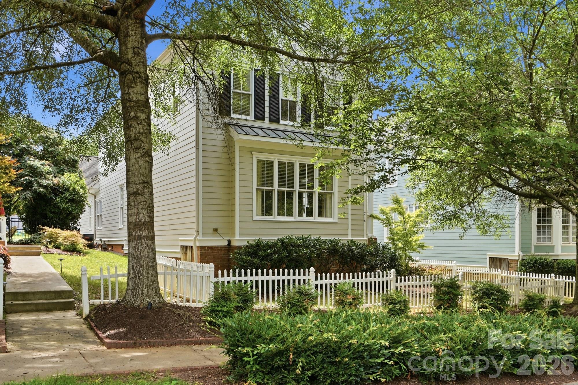 716 Shady Grove Crossing