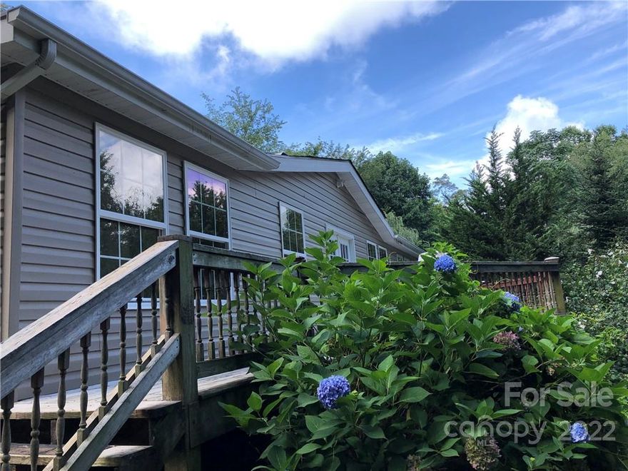 Investors looks here! Home as been completely prepared for someone to come in and make it their own. Tons of square footage and opportunity here not to mention the 1.5 acres in beautiful Fairview.