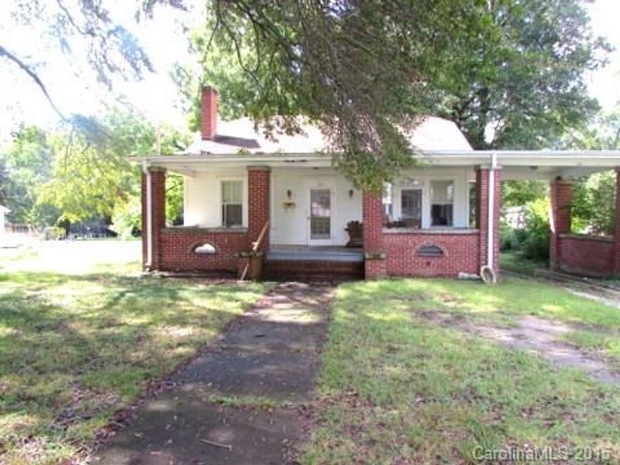 Charming older home located in the heart of Downtown Clover. Home offers open living room to dining room, spacious kitchen w/ built-ins, large bedrooms, office/sunroom and tons of room for storage. Enjoy your evenings in the large back yard or sitting on the front porch perfect for sipping coffee or to relax reading a good book.