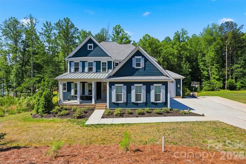 Photo of 931 Cornelius Road, Mooresville, NC 28117 (MLS # 4378236)