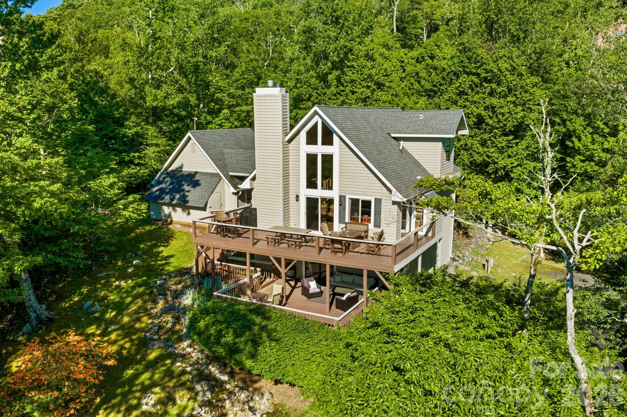 569 Shelter Rock Circle