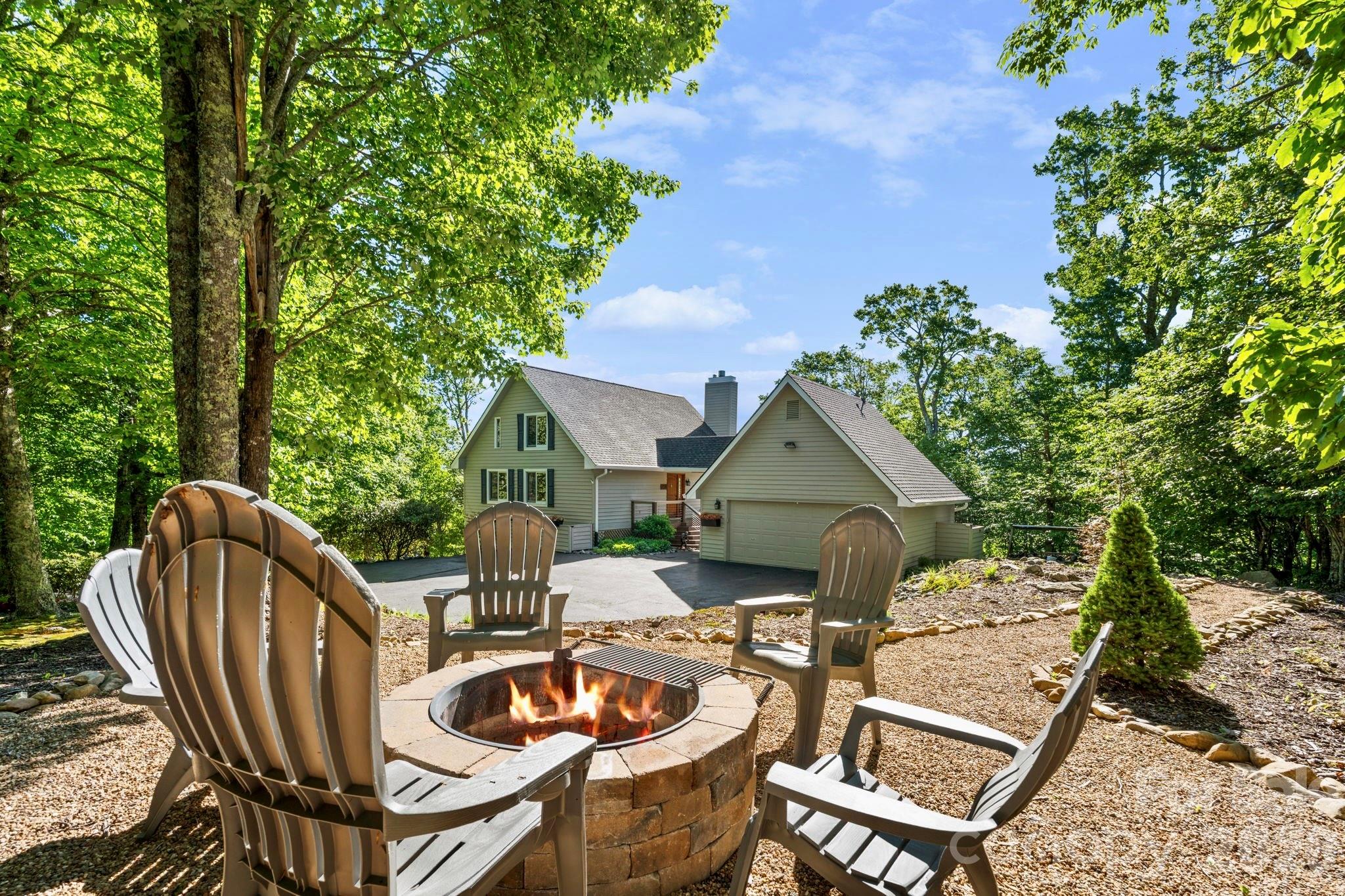 569 Shelter Rock Circle