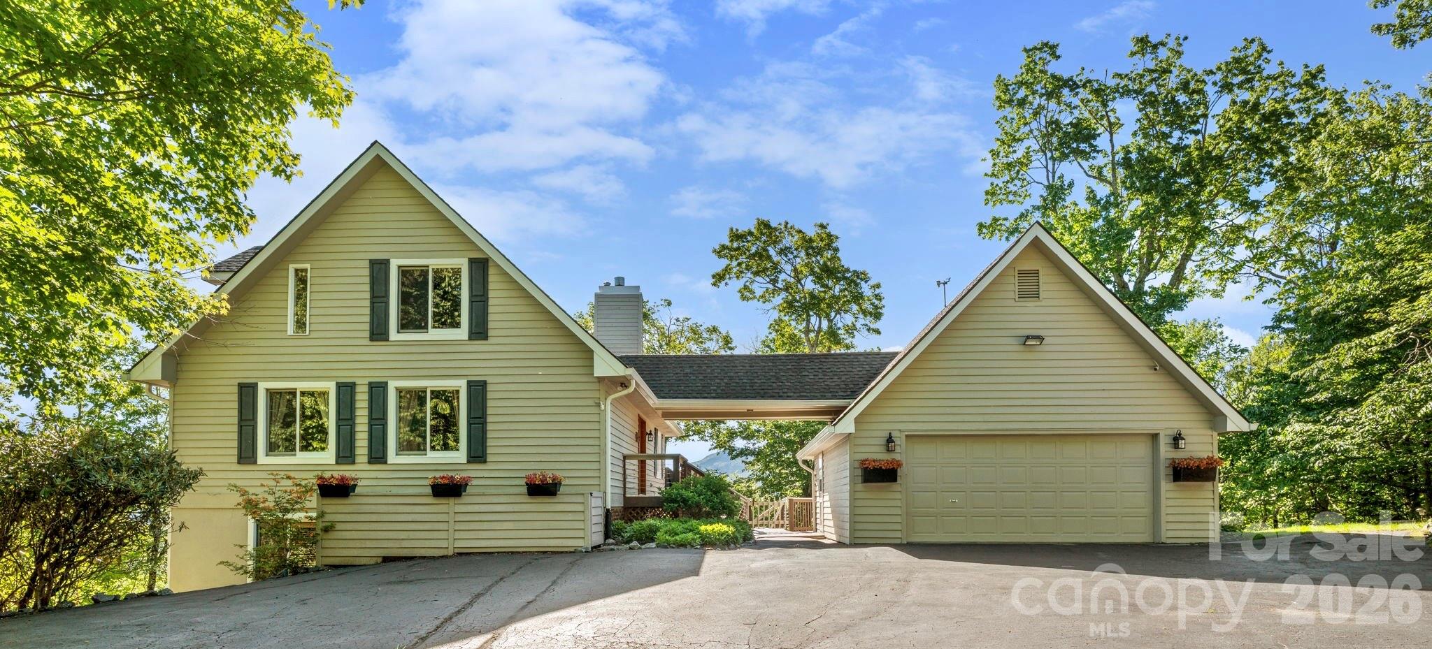 569 Shelter Rock Circle