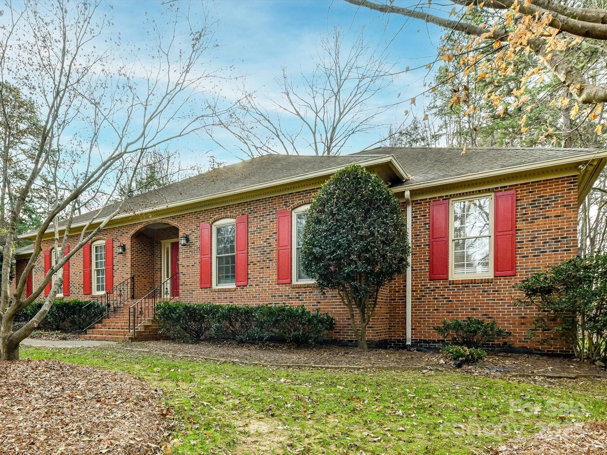 3517 Honeysuckle Drive