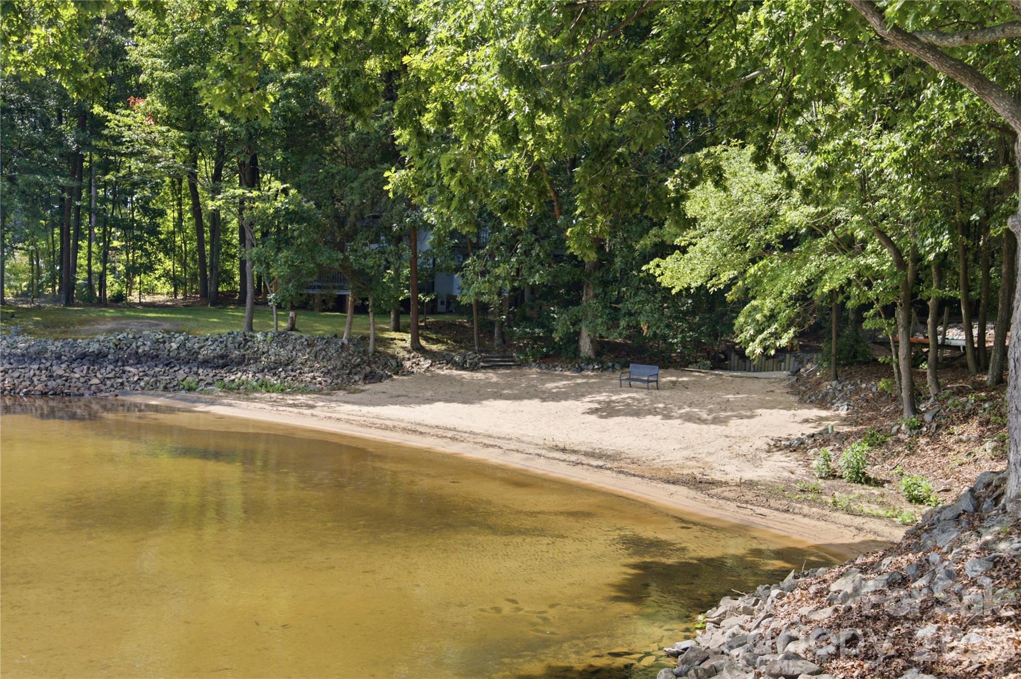 8247 Luckey Point Road