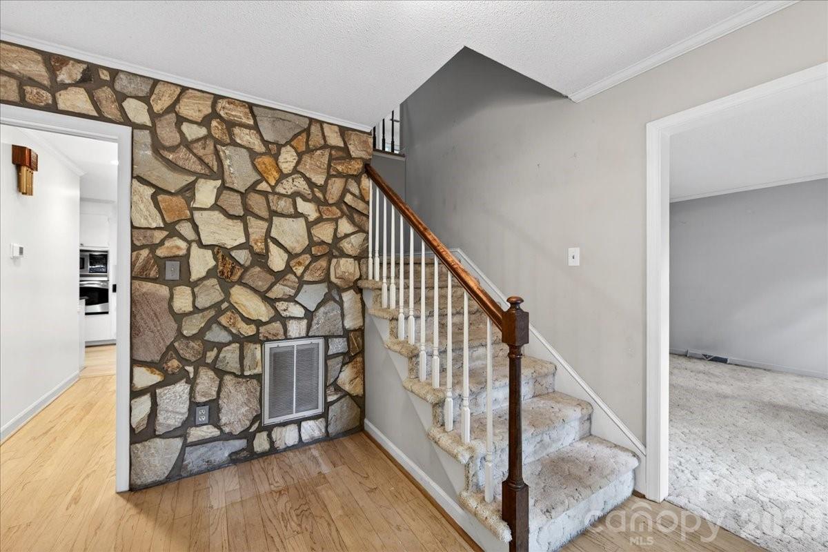 7300 Quail Hill Road