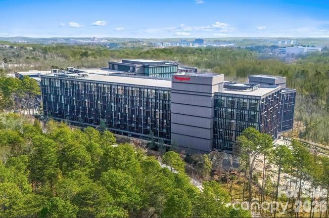 Ashmore Square - Residential