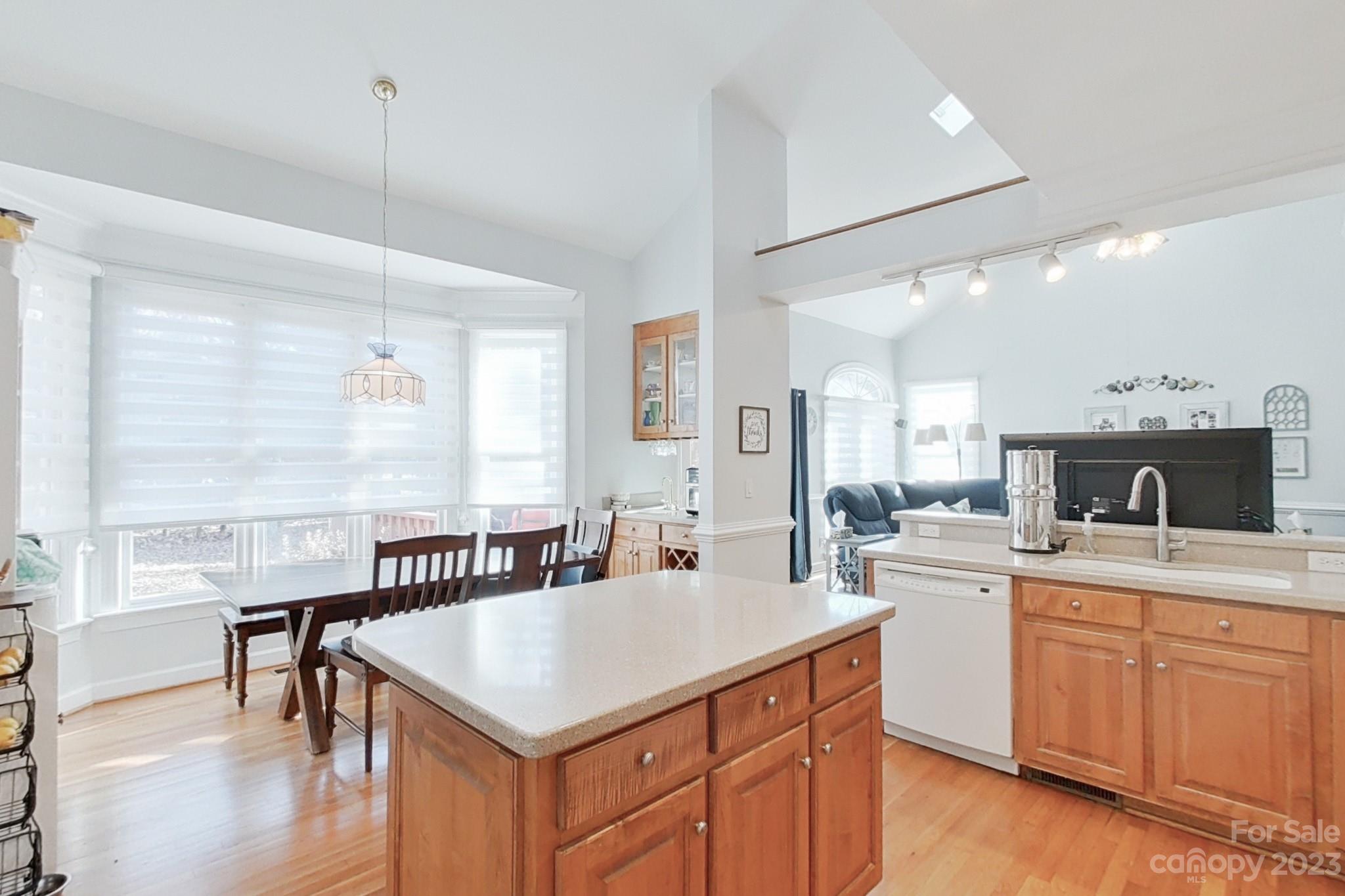 Davis Lake - Residential