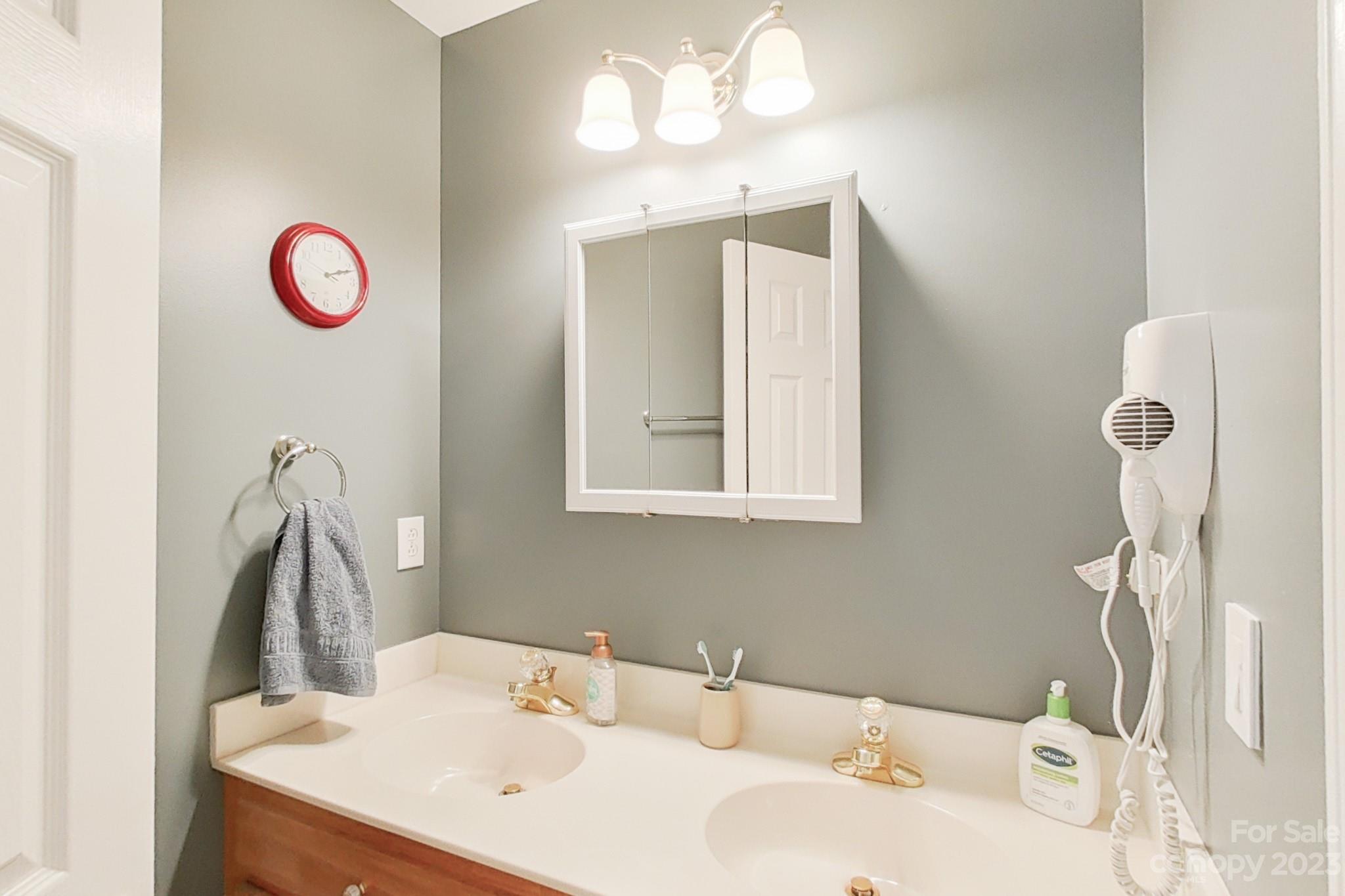 Davis Lake - Residential