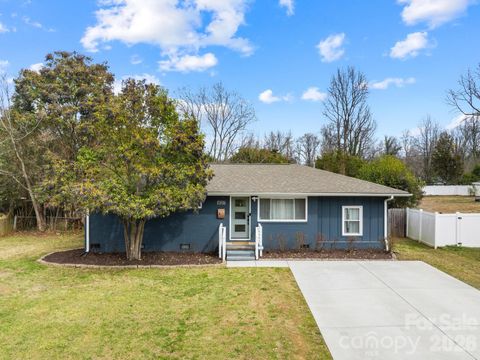 4127 Strangford Avenue Charlotte NC 28215