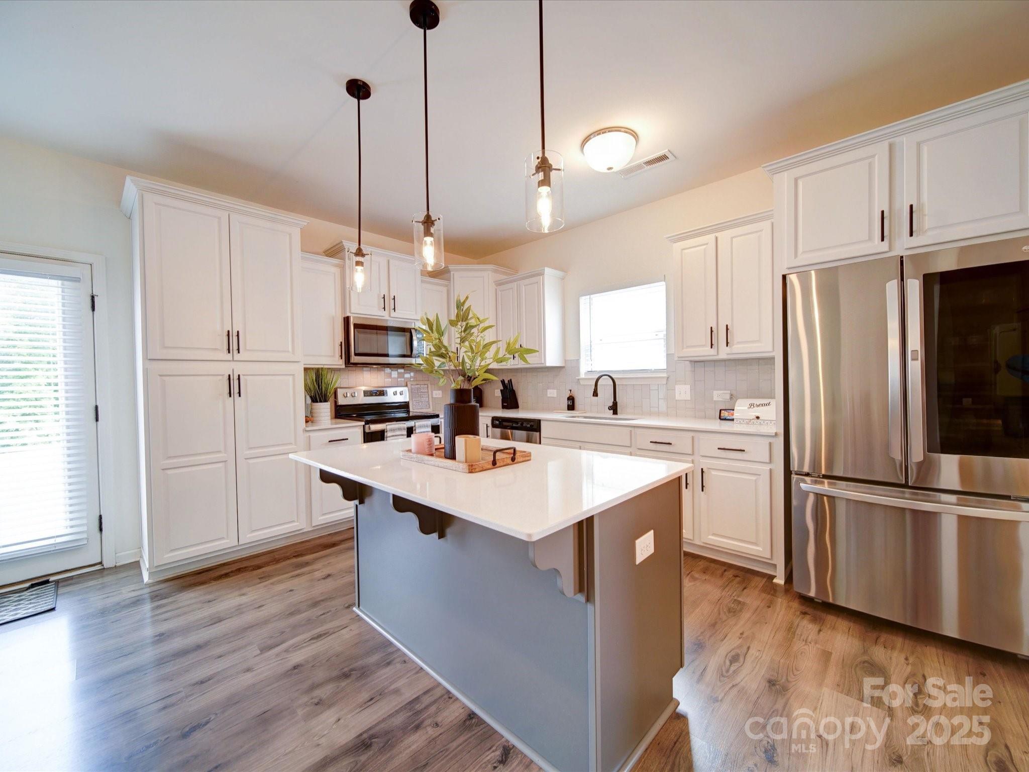 Mount Holly, North Carolina 28120, United States, 4 Bedrooms Bedrooms, ,4 BathroomsBathrooms,Residential,Active,149528