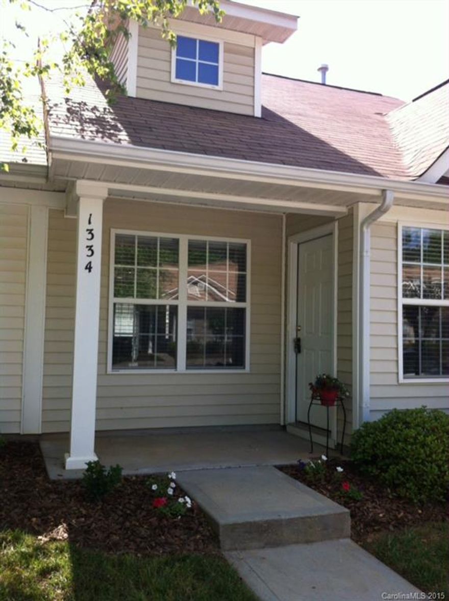 2 Bedroom and 2 bath townhome on ground level with no stairs. Fenced in back yard. Clean and freshly painted. Shows like a model home and only 10 minutes to Ballantyne.