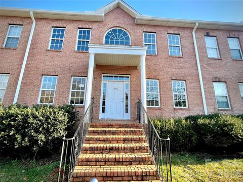 916 Richland Drive Charlotte NC 28211