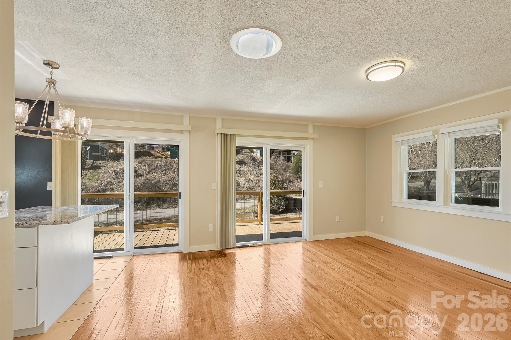 9 Woodfin Avenue