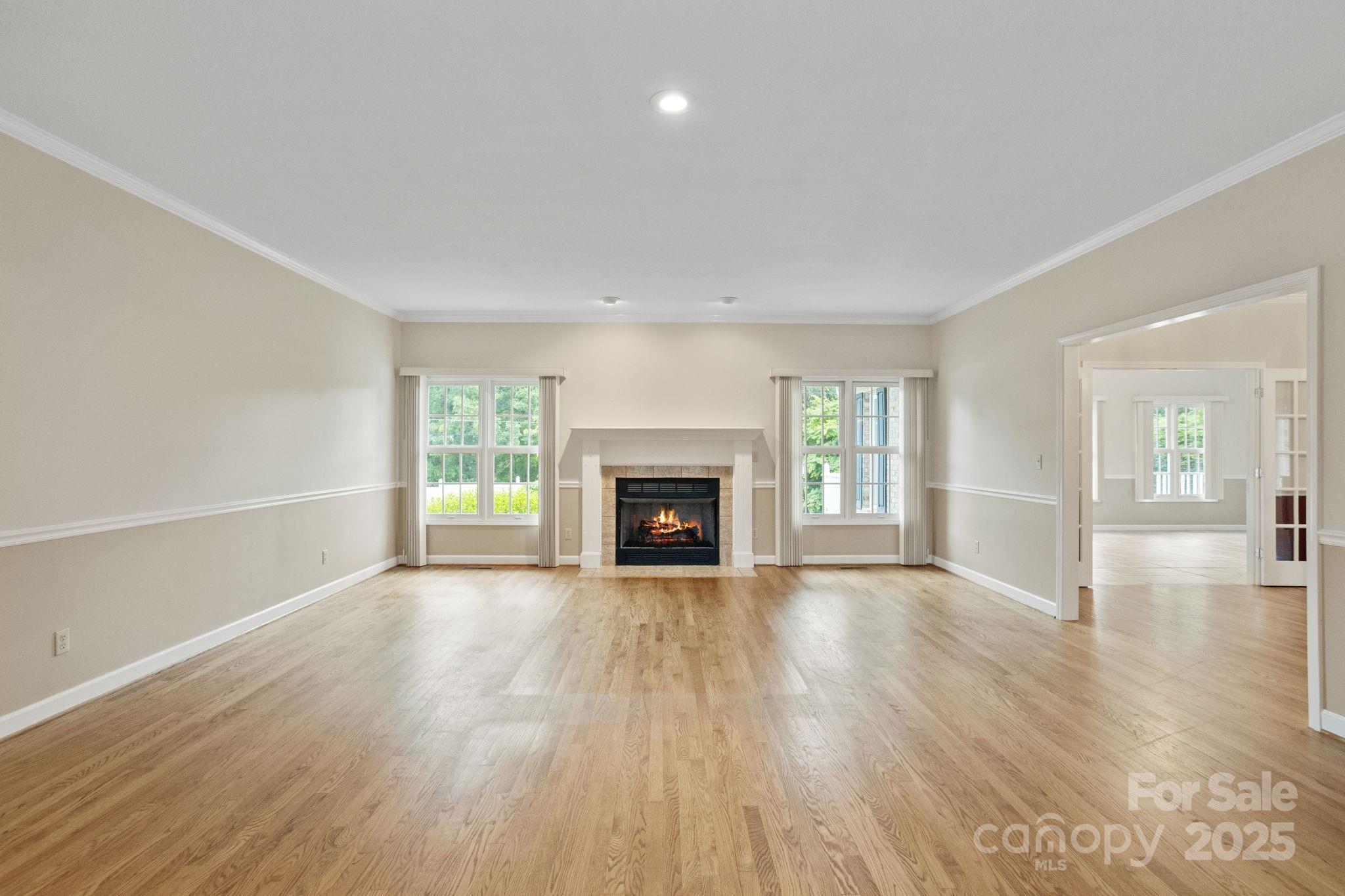 390 Classic Oaks Circle