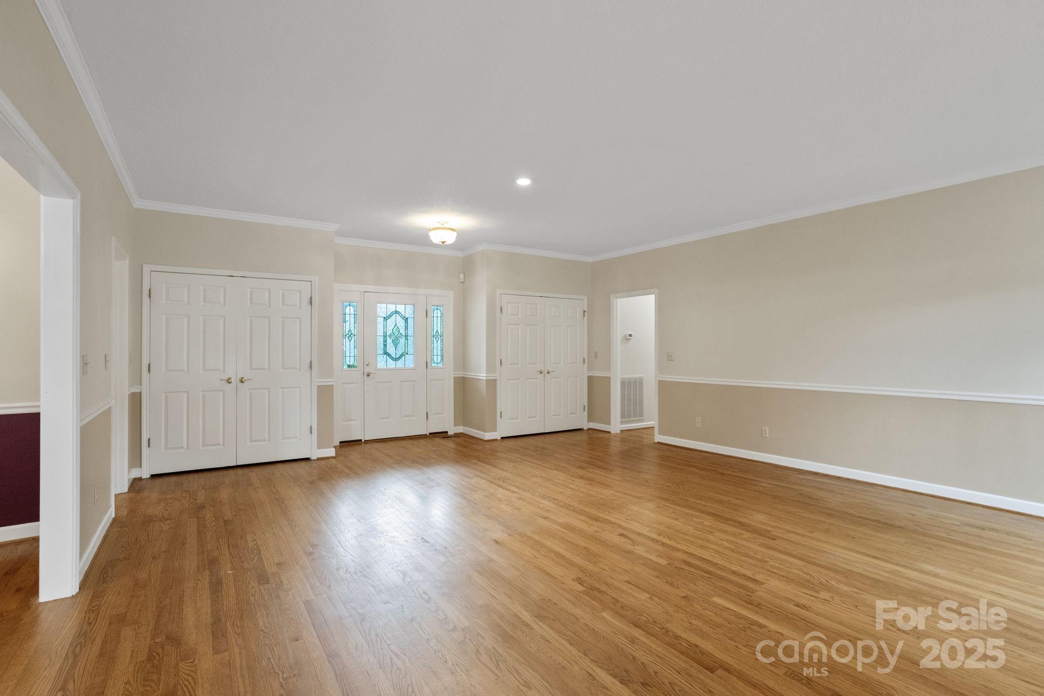390 Classic Oaks Circle