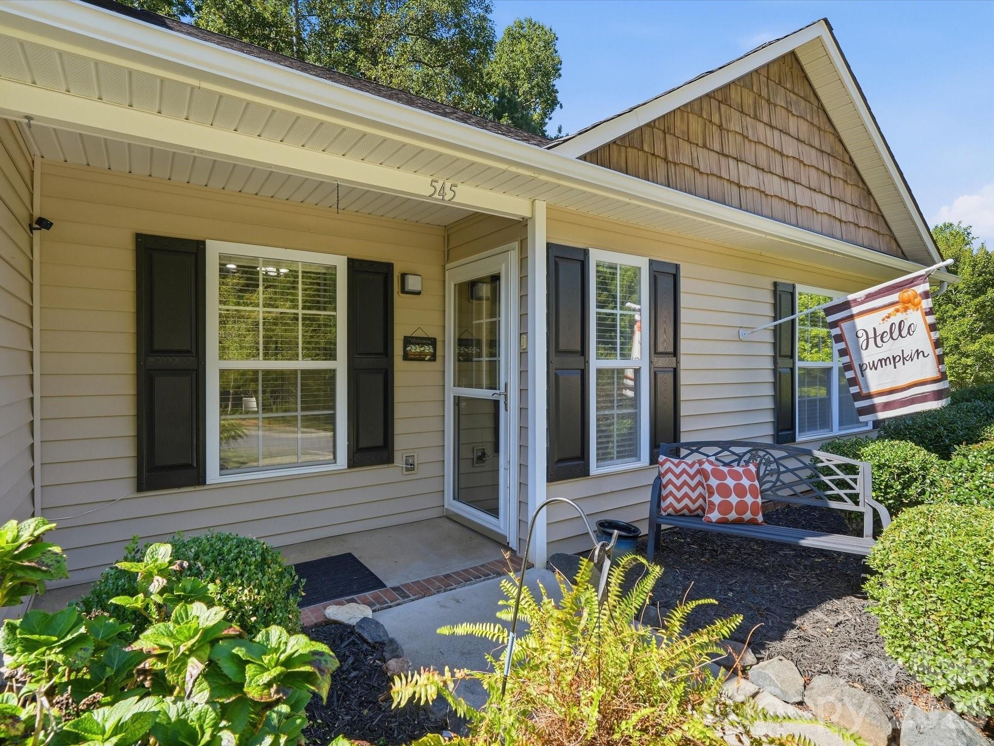 545 Weavers Crossing
