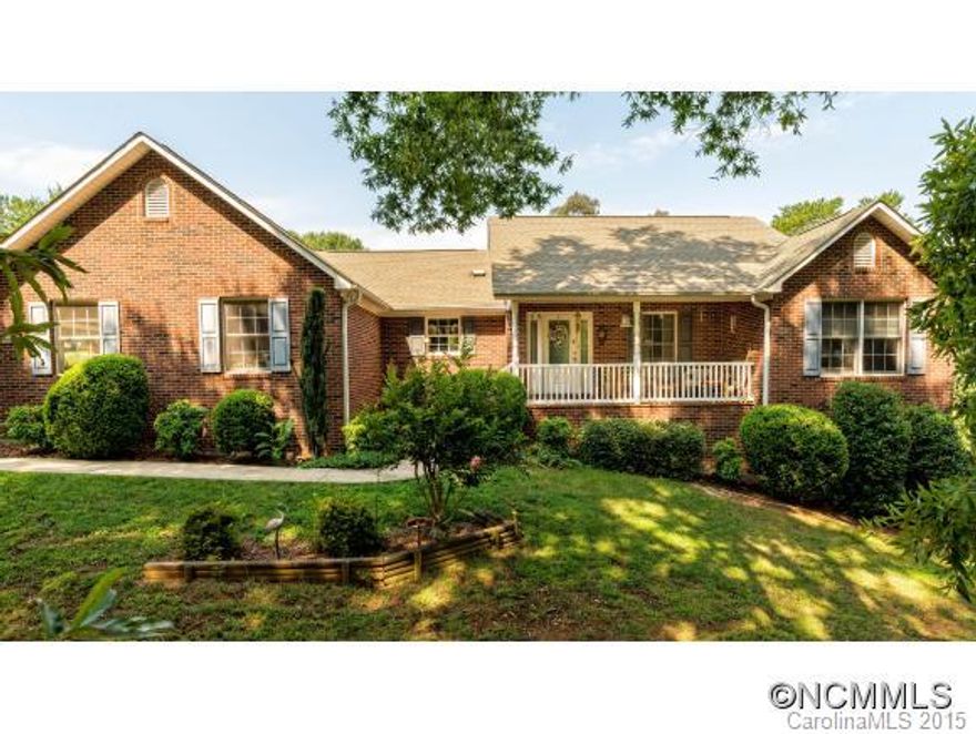 Very well maintained brick ranch for one level living.  Floors are hardwood and tile.  Open floor plan with split bedrooms.  Crawl space has been encapsulated for added energy efficiency.  Basement has room for a workshop & plenty of storage.  Covered front porch and back deck with water feature.  Attached 2 car garage with storage closet.  Convenient to schools, interstate access and shopping.  Inspection completed & home warranty offered.