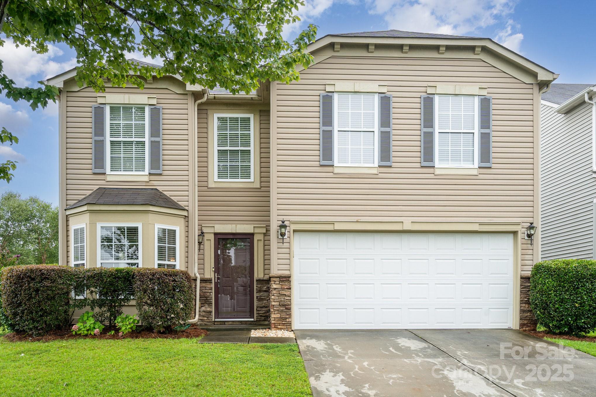 696 Bright Orchid Avenue