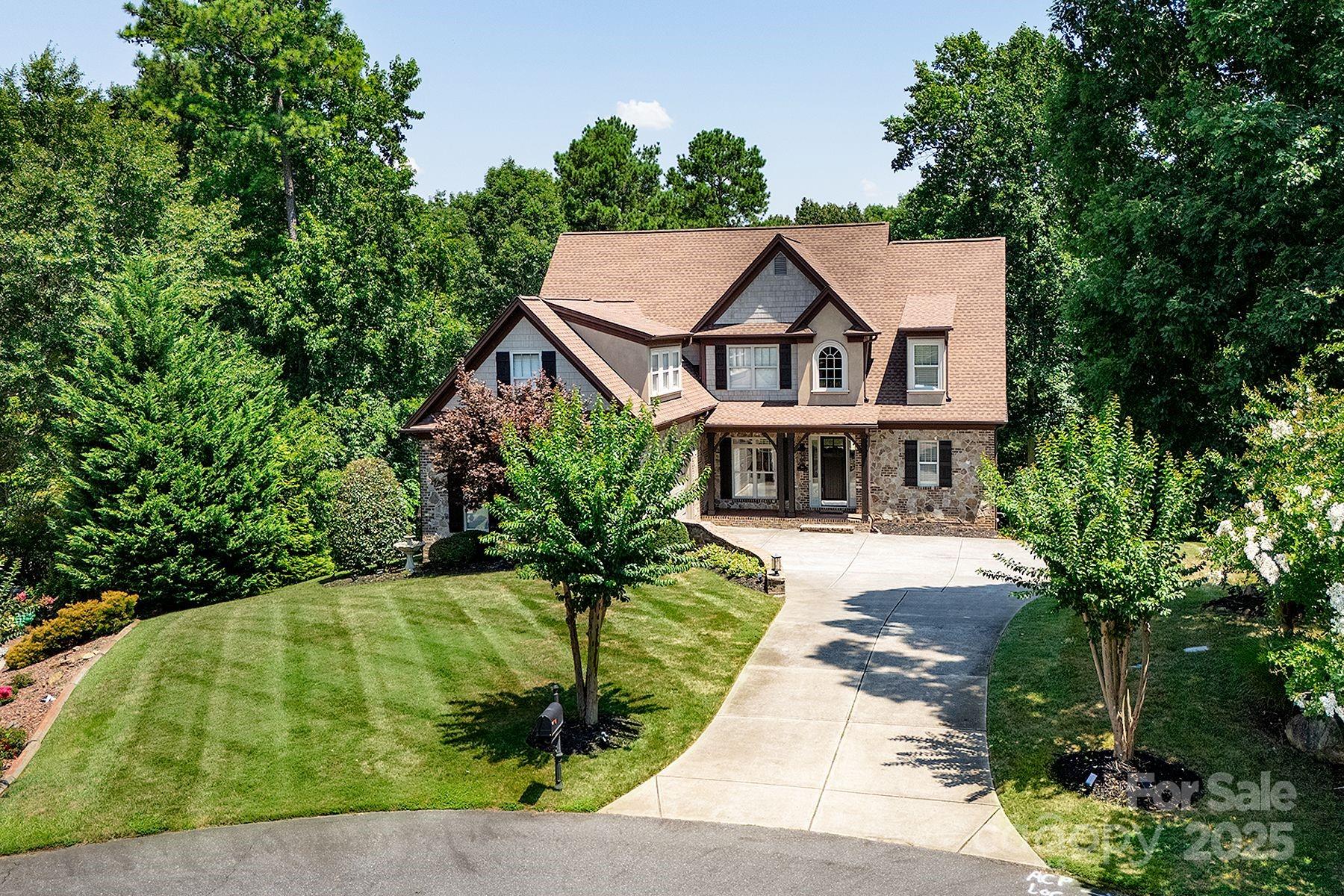 394 Stone Cliff Lane