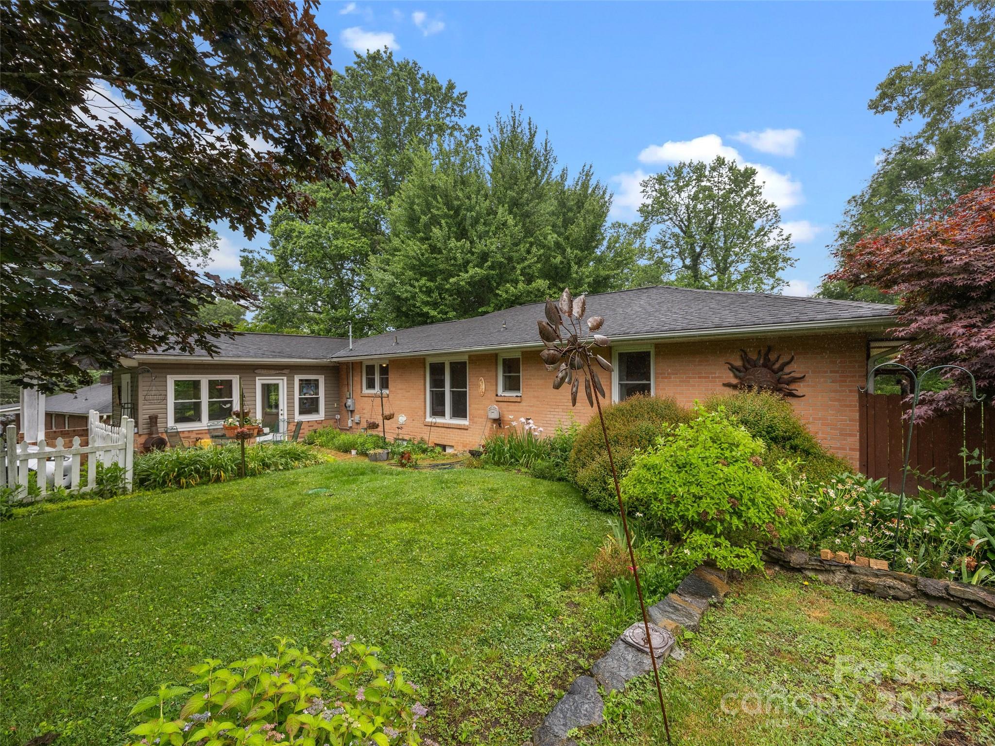 107 Edgehill Road
