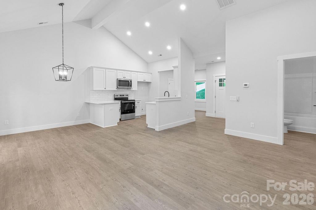 1520 Holly Court NW