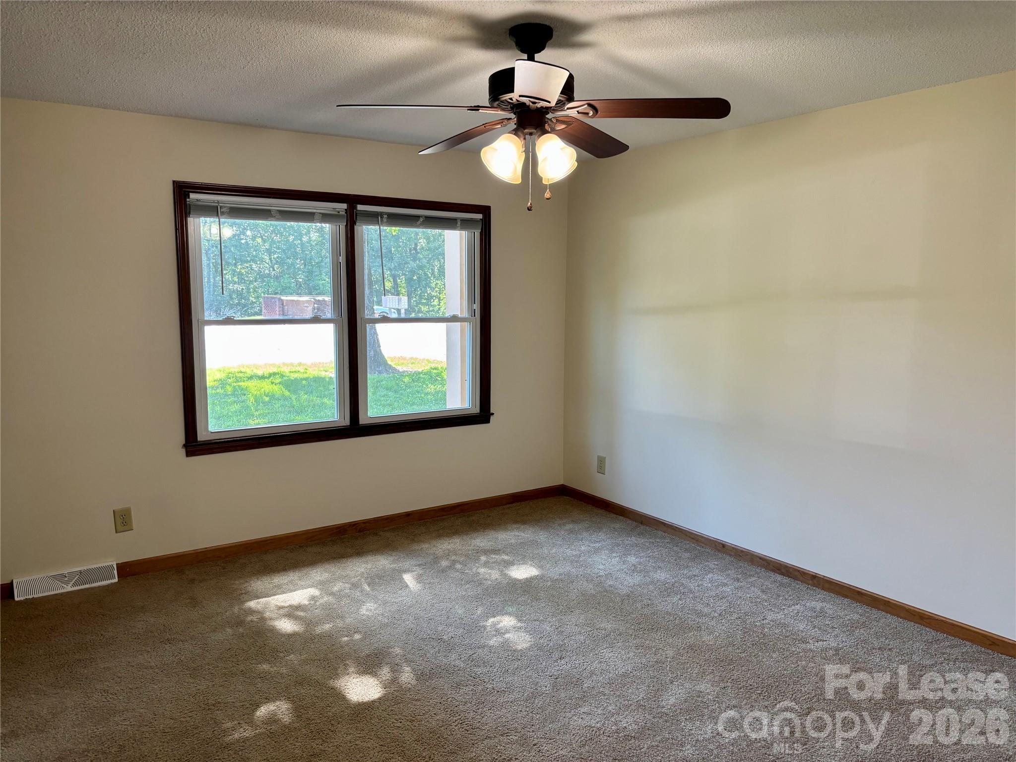 128 Hillcrest Drive